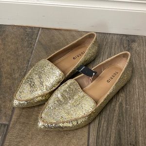 Torrid gold glitter pointed loafer size 9W.